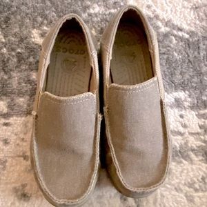 Crocs Boys Shoes Crocs Tan Santa Cruz II